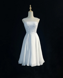 Vintage Bridal Dress A line Scoop Neck Chiffon Beads White Short Second Wedding Dress Retro Wedding Dresses Modest Wedding Gowns HZ1121